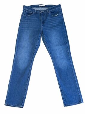 Levi's Women's Skinny Jeans in Medium Blue Wash